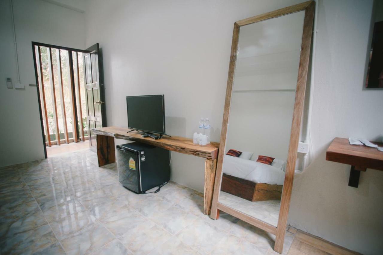 Yayo Coffee And Bed Apartment Chiang Rai Bagian luar foto
